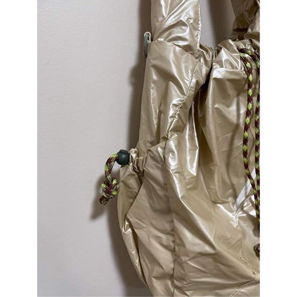 New Urban Outfitters UO Sport Shoulder Bag - Picture 4 of 12